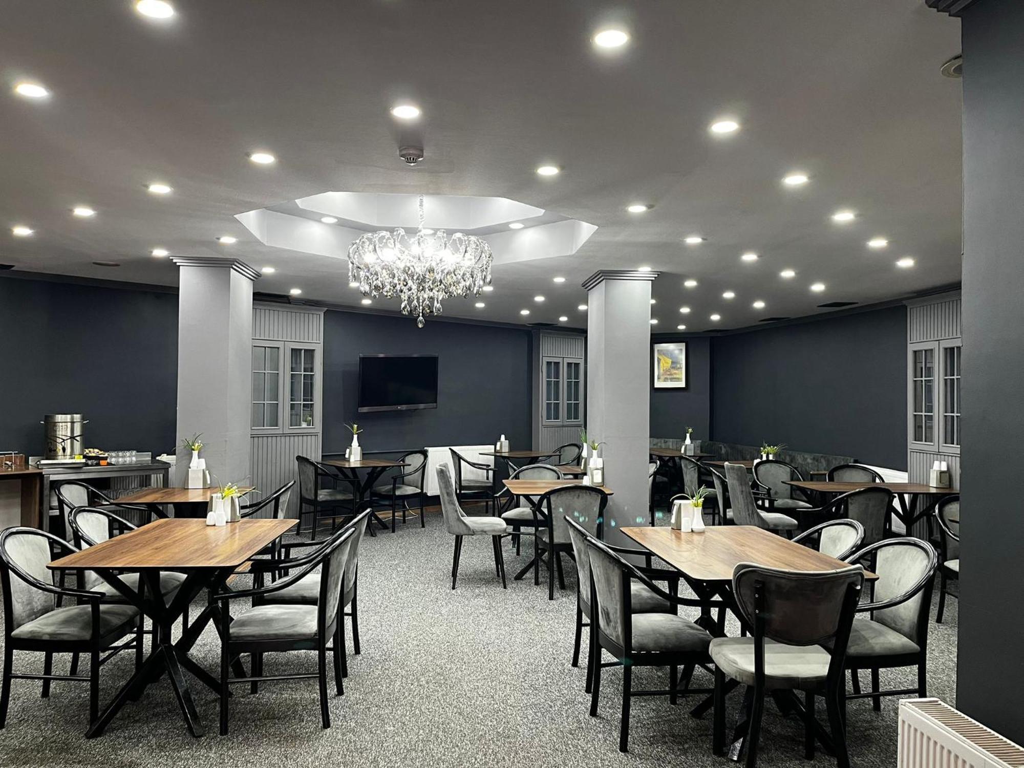 Bursa Loyal City Hotel Екстериор снимка