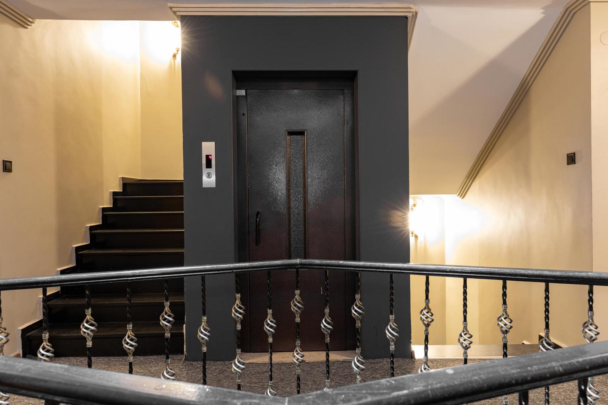 Bursa Loyal City Hotel Екстериор снимка