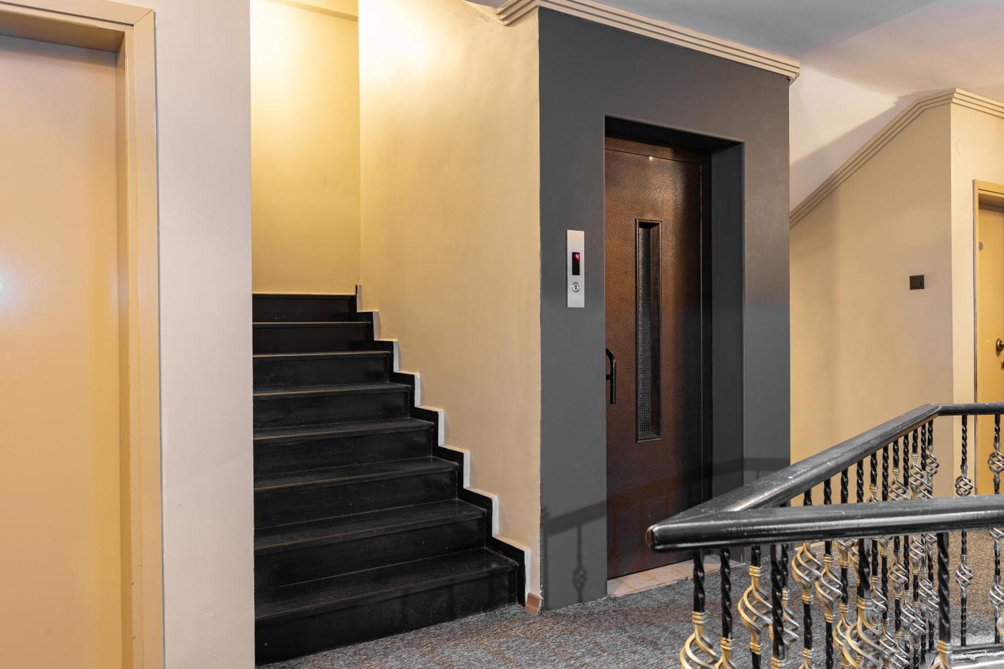 Bursa Loyal City Hotel Екстериор снимка