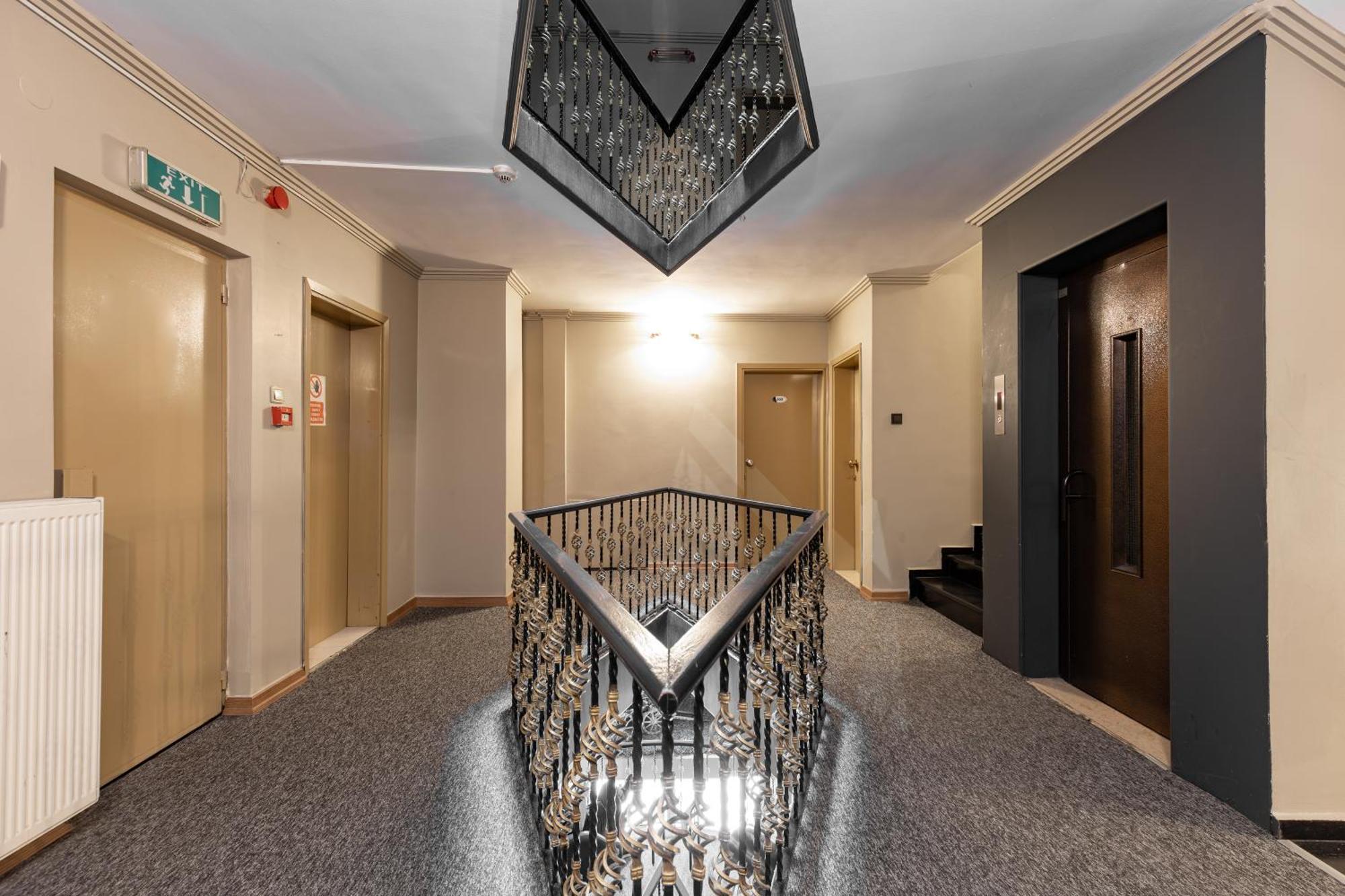 Bursa Loyal City Hotel Екстериор снимка