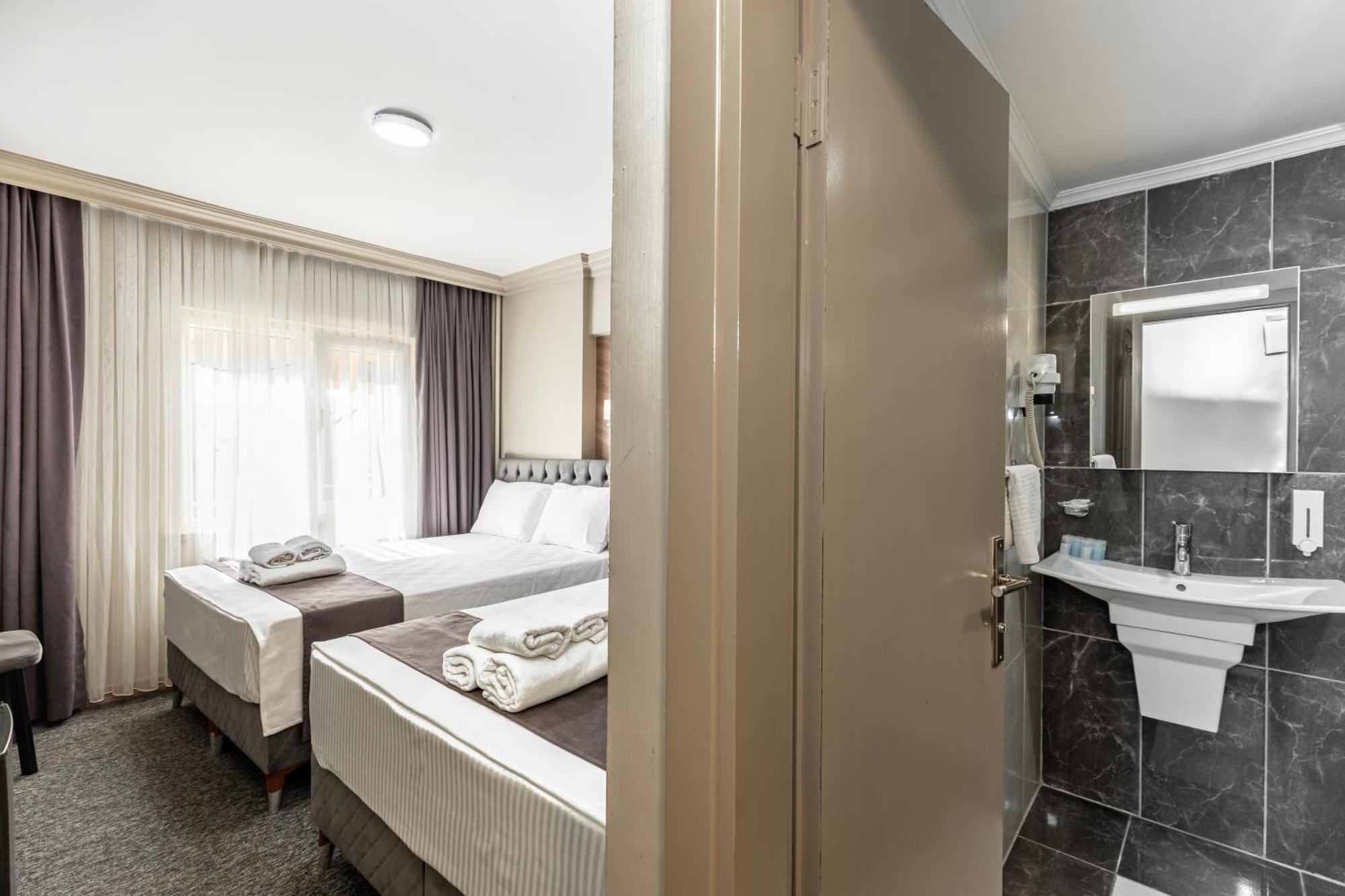 Bursa Loyal City Hotel Екстериор снимка