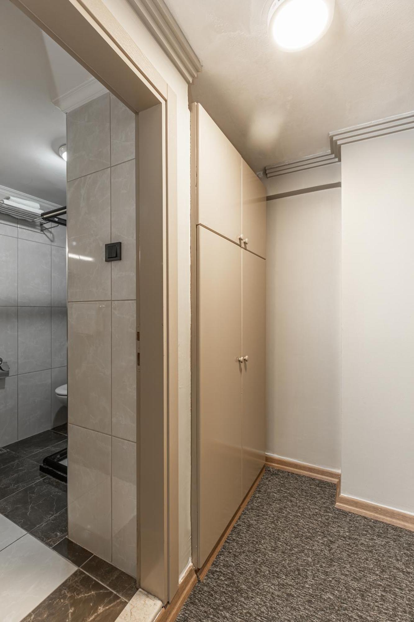 Bursa Loyal City Hotel Екстериор снимка