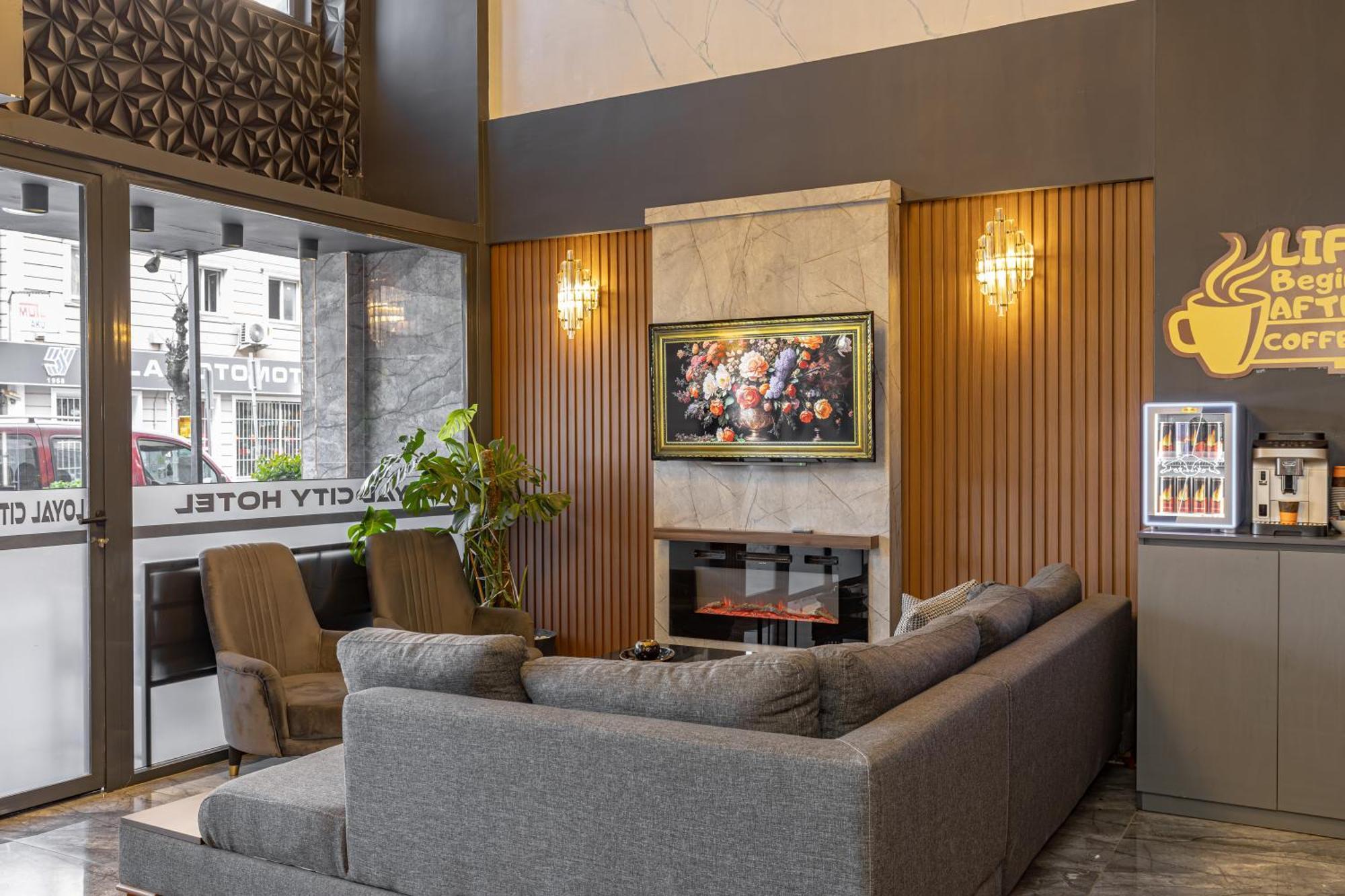 Bursa Loyal City Hotel Екстериор снимка