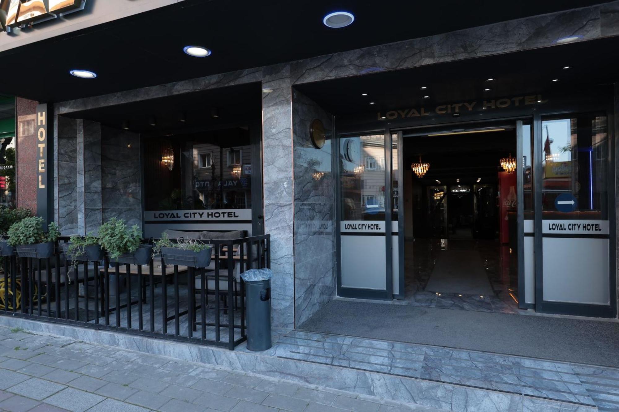 Bursa Loyal City Hotel Екстериор снимка