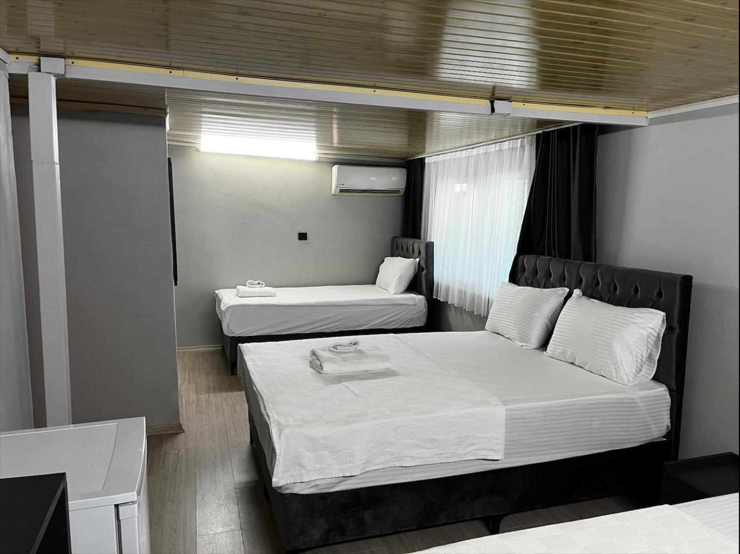 Bursa Loyal City Hotel Екстериор снимка